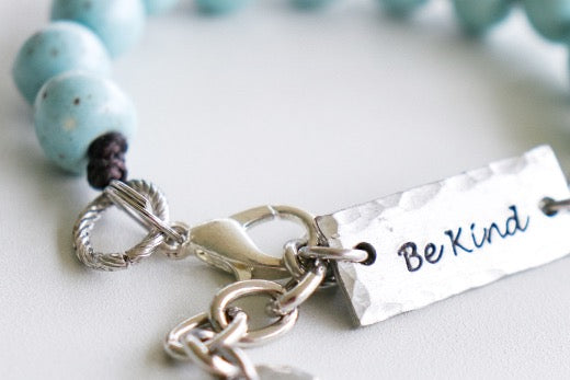 How to Celebrate Random Acts of Kindness Day